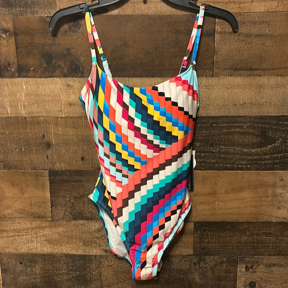 LA BLANCA
Women's Slice Lingerie One Piece Swimsuit